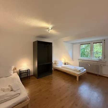 Appartement In 214dg 3 Schlafzimmer, Kueche, Bad 6 Betten *
