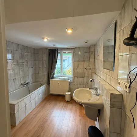In 214dg 3 Schlafzimmer, Kueche, Bad 6 Betten * Würzburg